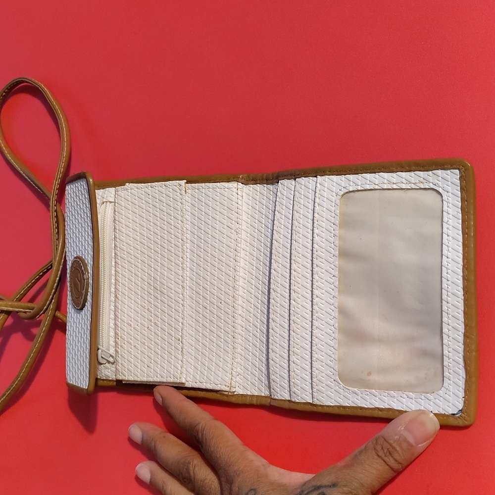 Vtg 80's Liz Claiborne Raised Logo Mini Crossbody Wallet - Picture 3 of 6